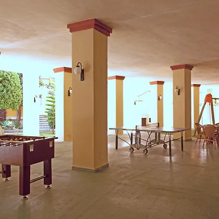 Studio In Marbella With Beachfront Pool Apartment
