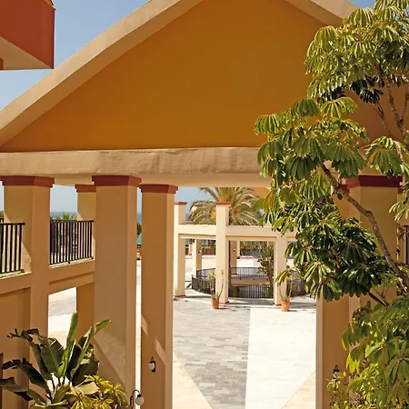 Studio In Marbella With Beachfront Pool Apartment